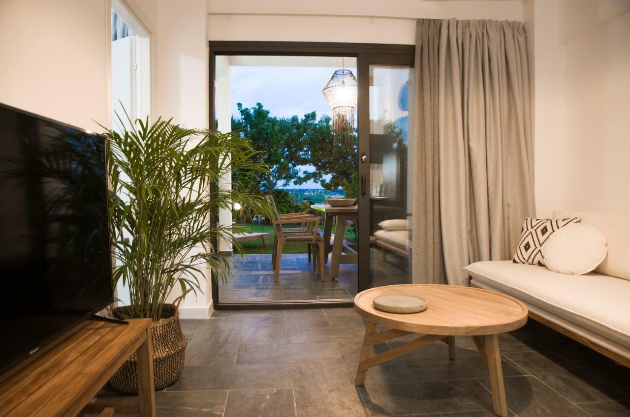 Thea Suites Potidea Nea Poteidaia Exterior foto